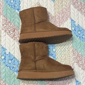 Arizona Jean Company Brown Winter Boots